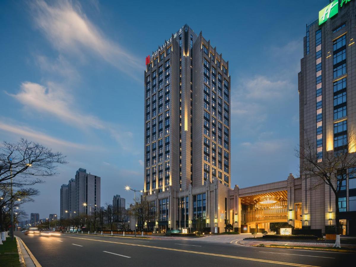 Hualuxe Kunshan Huaqiao By Ihg - F1 Racing Preferred Hotel Exterior photo
